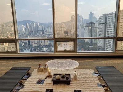 WeWork Seolleung Branch 3 Hosts 'Tea Meditation Experience Class for Office Workers' in Collaboration with Healing News