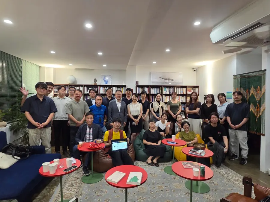 Teilnehmende bei der Präsentationsveranstaltung der Spiritual-Best-50-Bücher, die das Leben der Koreaner verändert haben.