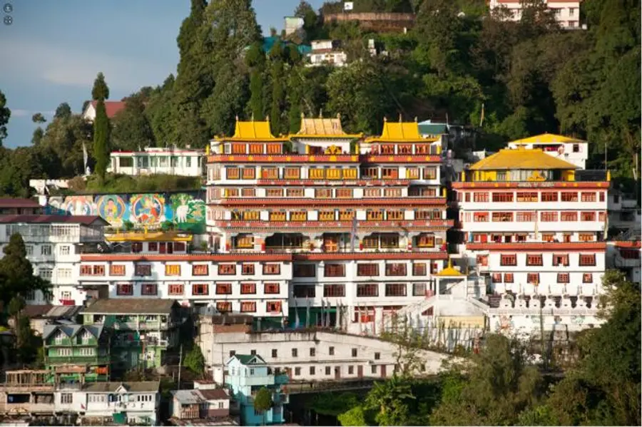 사진출처 : canva Founded in 1977 by Geshe Rabten Rinpoche Rabten Choeling 